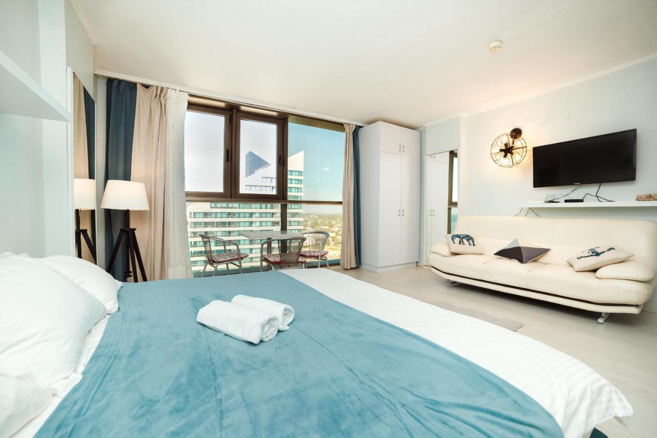 Sunny Sea View Studio Apartment Herzelia Exterior foto