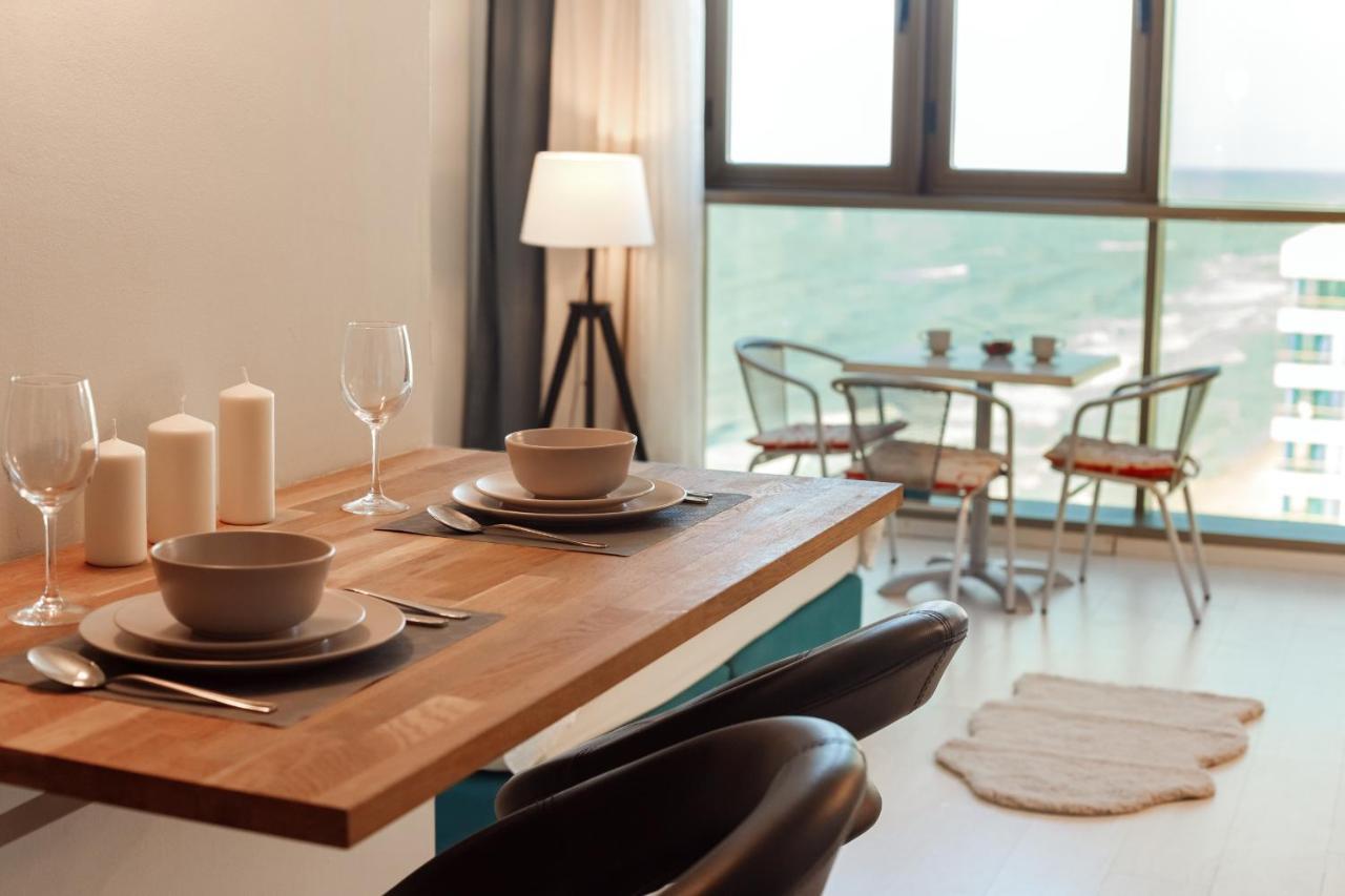 Sunny Sea View Studio Apartment Herzelia Exterior foto